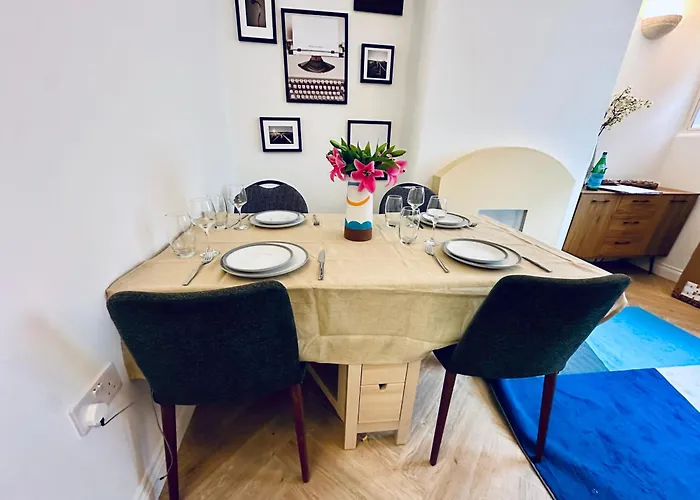 Covent Garden Newly Renovated Apartment